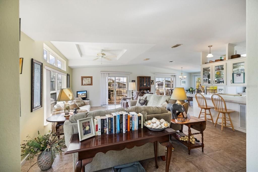 For Sale: $408,000 (2 beds, 2 baths, 1612 Square Feet)