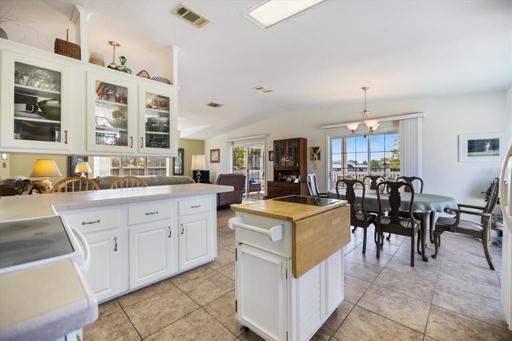 For Sale: $408,000 (2 beds, 2 baths, 1612 Square Feet)