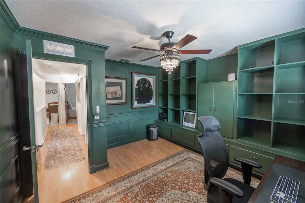 For Sale: $585,000 (4 beds, 2 baths, 1786 Square Feet)