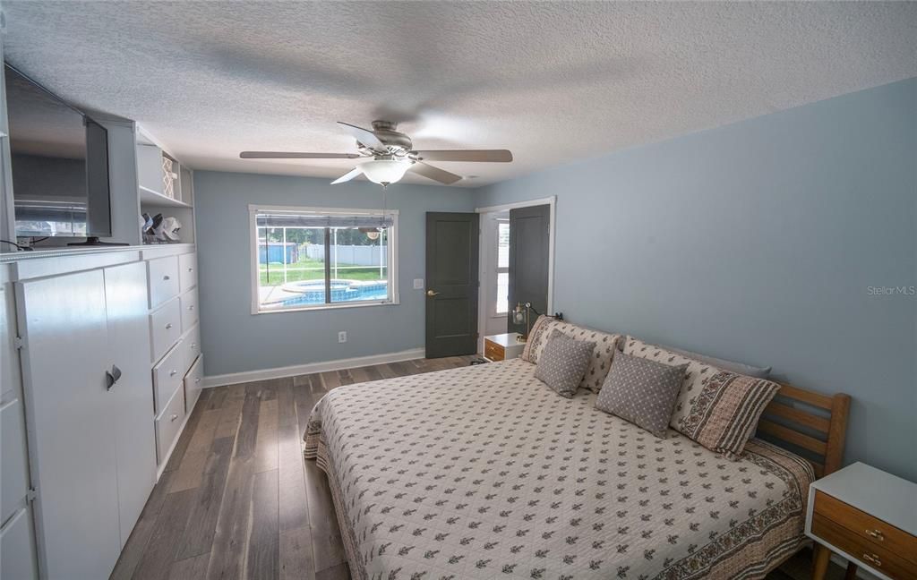 For Sale: $585,000 (4 beds, 2 baths, 1786 Square Feet)