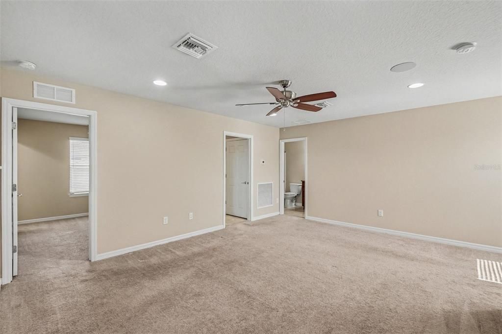 For Sale: $387,000 (4 beds, 2 baths, 2200 Square Feet)
