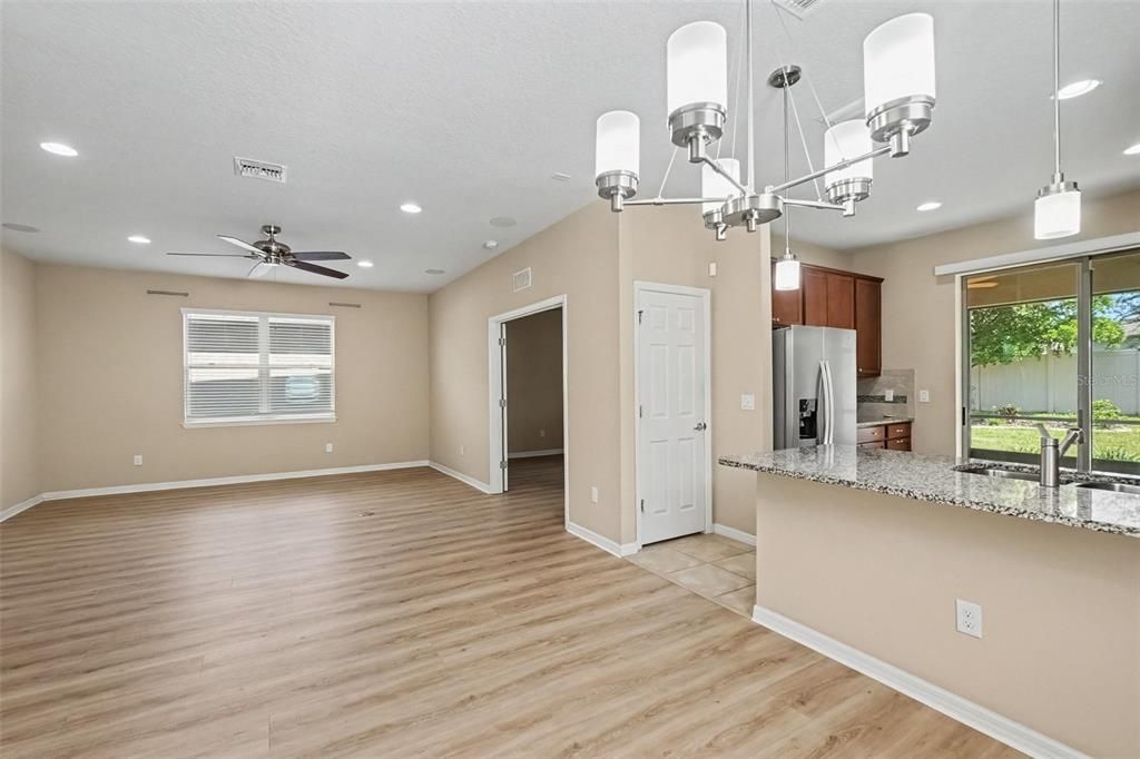 For Sale: $387,000 (4 beds, 2 baths, 2200 Square Feet)