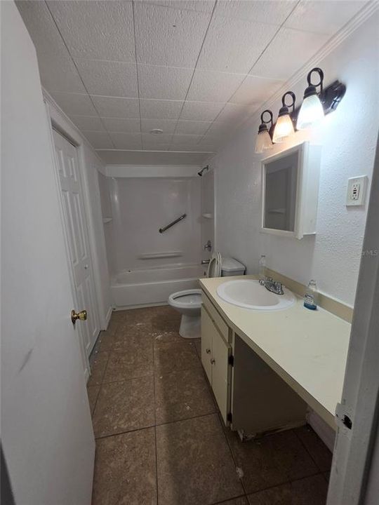 En Venta: $430,000 (6 camas, 0 baños, 1120 Pies cuadrados)
