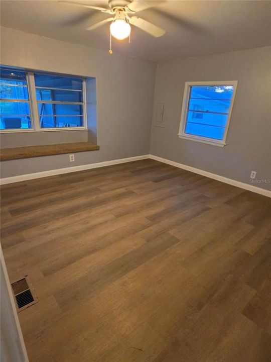 En Venta: $430,000 (6 camas, 0 baños, 1120 Pies cuadrados)