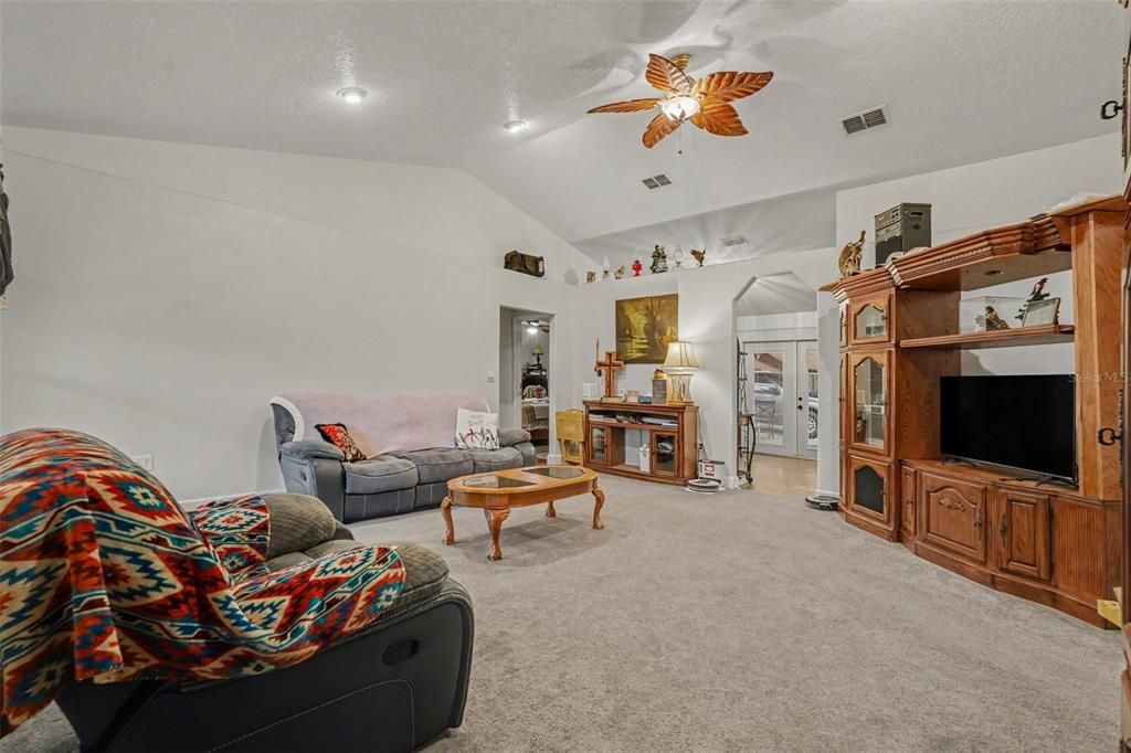 For Sale: $525,000 (3 beds, 2 baths, 1744 Square Feet)