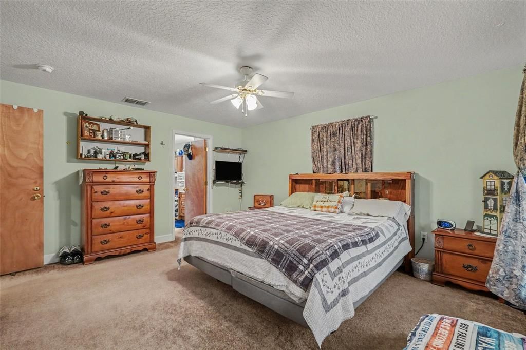 For Sale: $525,000 (3 beds, 2 baths, 1744 Square Feet)
