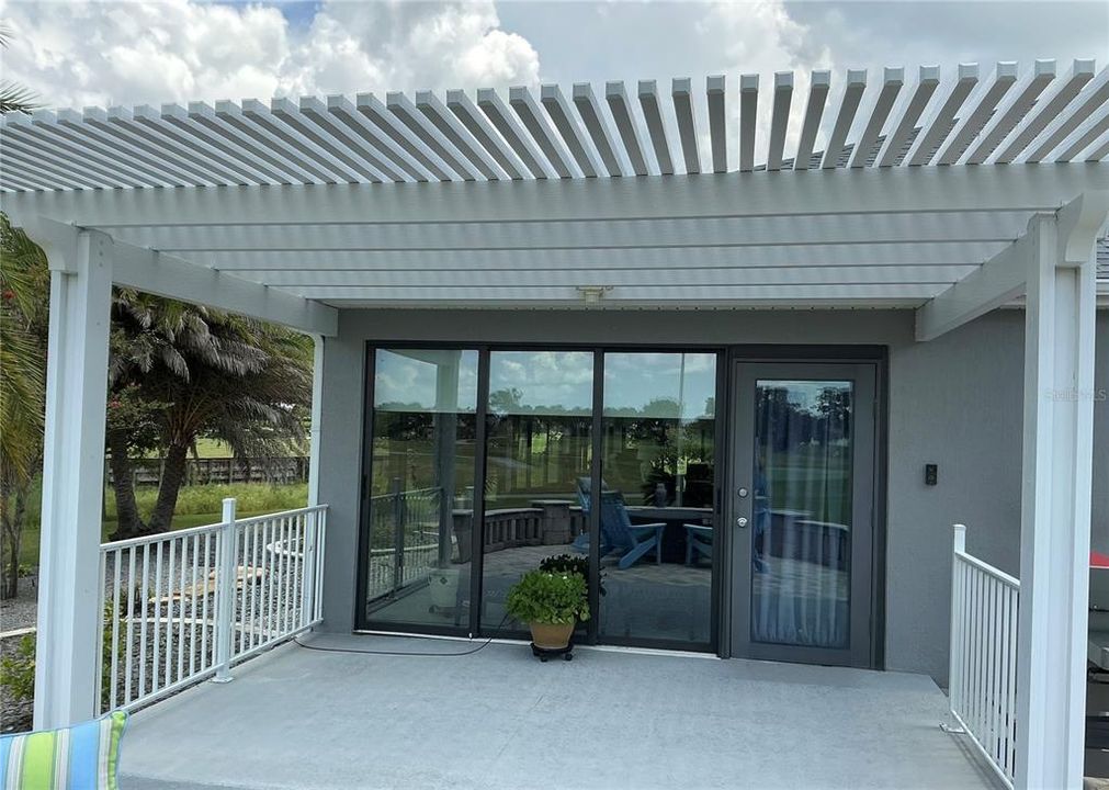 En Venta: $975,000 (3 camas, 2 baños, 2310 Pies cuadrados)