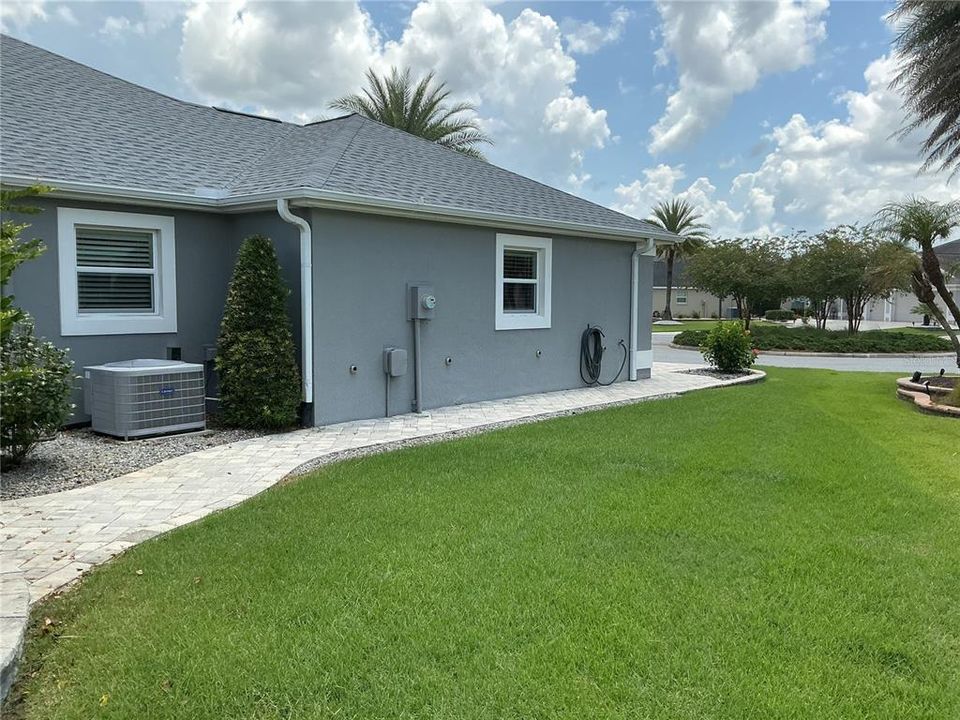 En Venta: $975,000 (3 camas, 2 baños, 2310 Pies cuadrados)