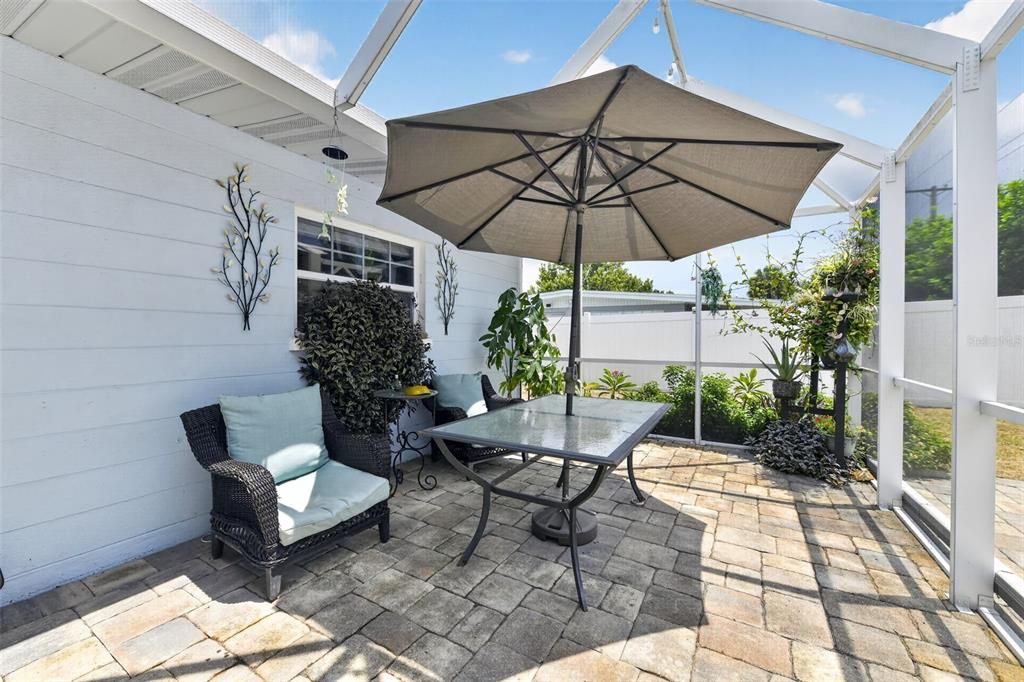 For Sale: $389,000 (2 beds, 2 baths, 1174 Square Feet)