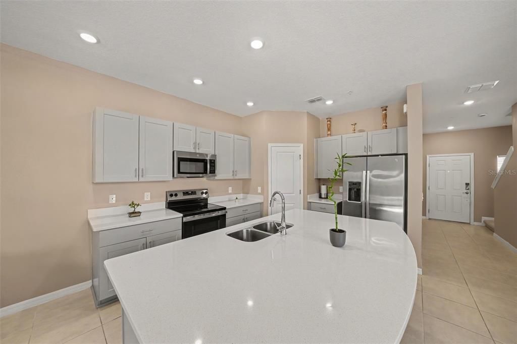 For Sale: $280,000 (3 beds, 2 baths, 1550 Square Feet)