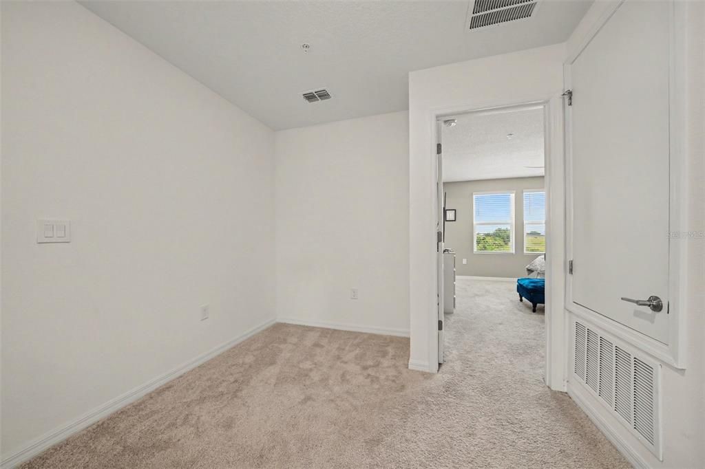 For Sale: $280,000 (3 beds, 2 baths, 1550 Square Feet)