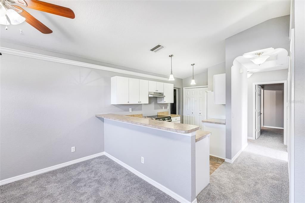 For Sale: $225,000 (3 beds, 2 baths, 1017 Square Feet)