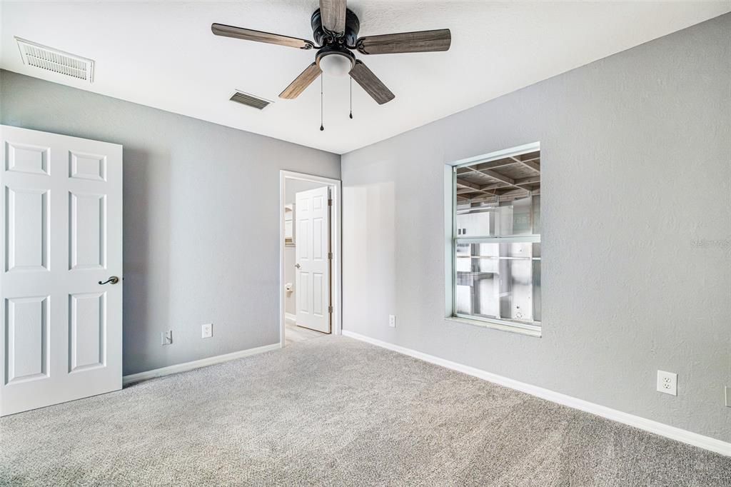 For Sale: $225,000 (3 beds, 2 baths, 1017 Square Feet)
