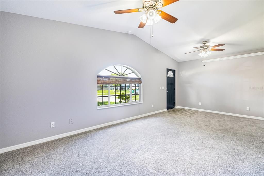 For Sale: $225,000 (3 beds, 2 baths, 1017 Square Feet)