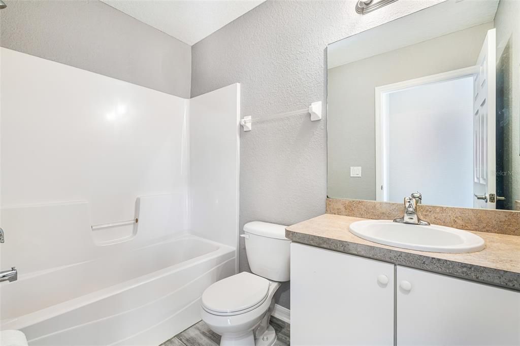For Sale: $225,000 (3 beds, 2 baths, 1017 Square Feet)