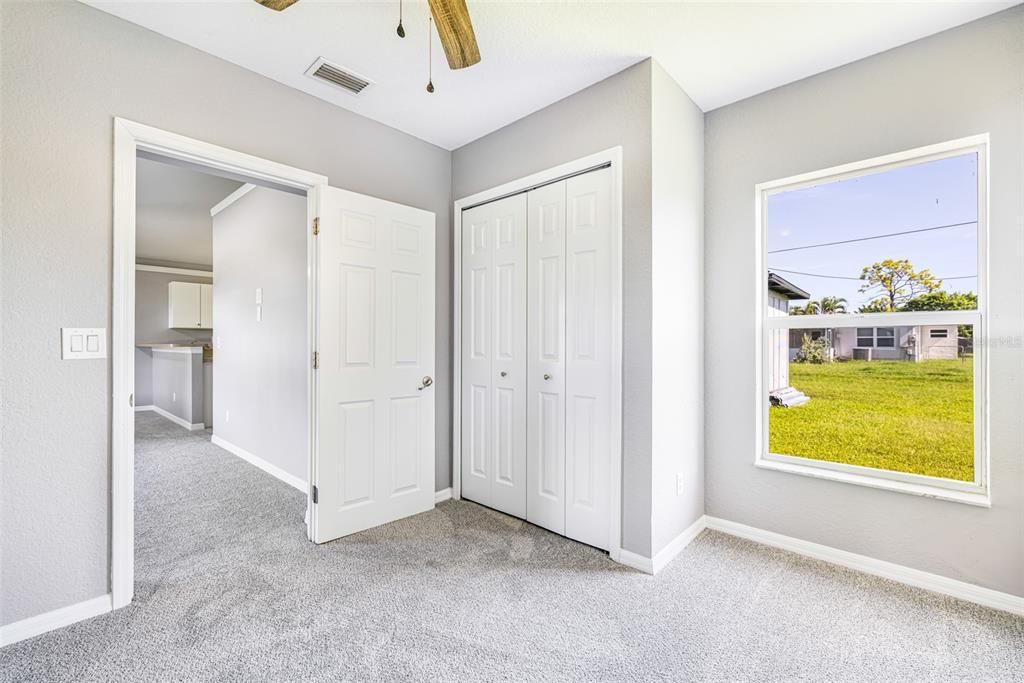 For Sale: $225,000 (3 beds, 2 baths, 1017 Square Feet)
