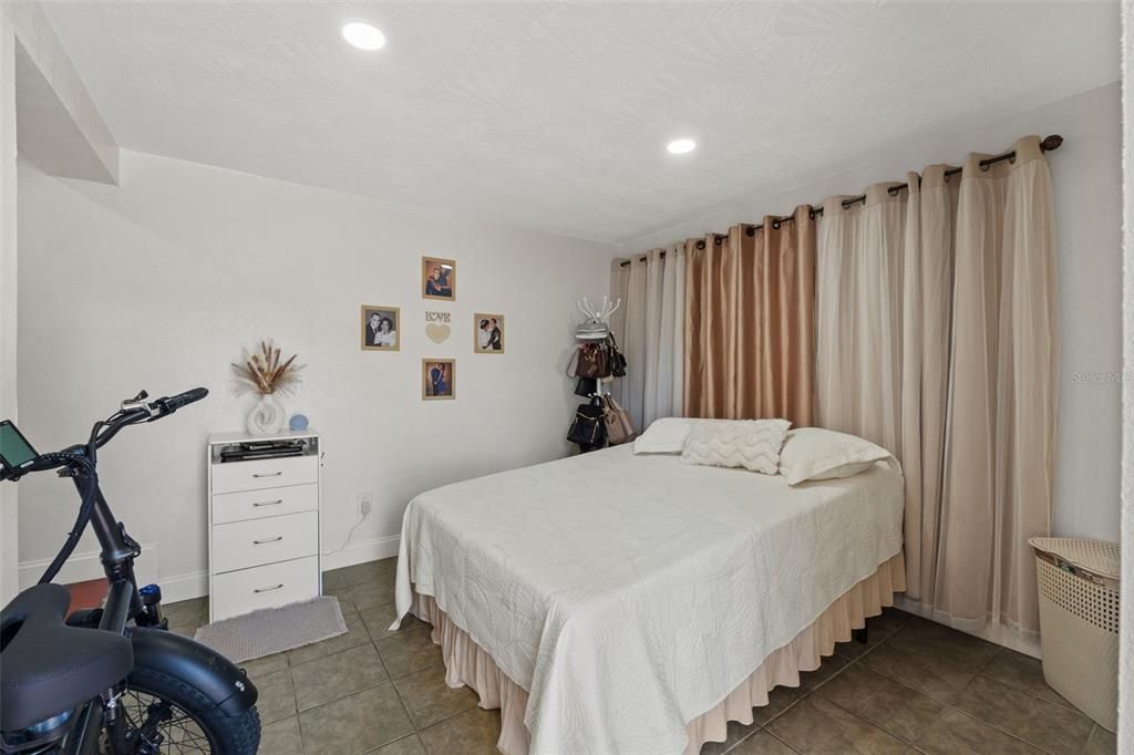 For Sale: $540,000 (5 beds, 3 baths, 1970 Square Feet)