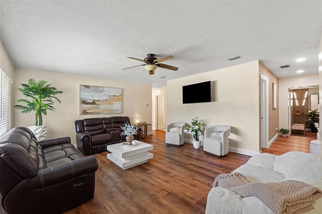 For Sale: $540,000 (5 beds, 3 baths, 1970 Square Feet)