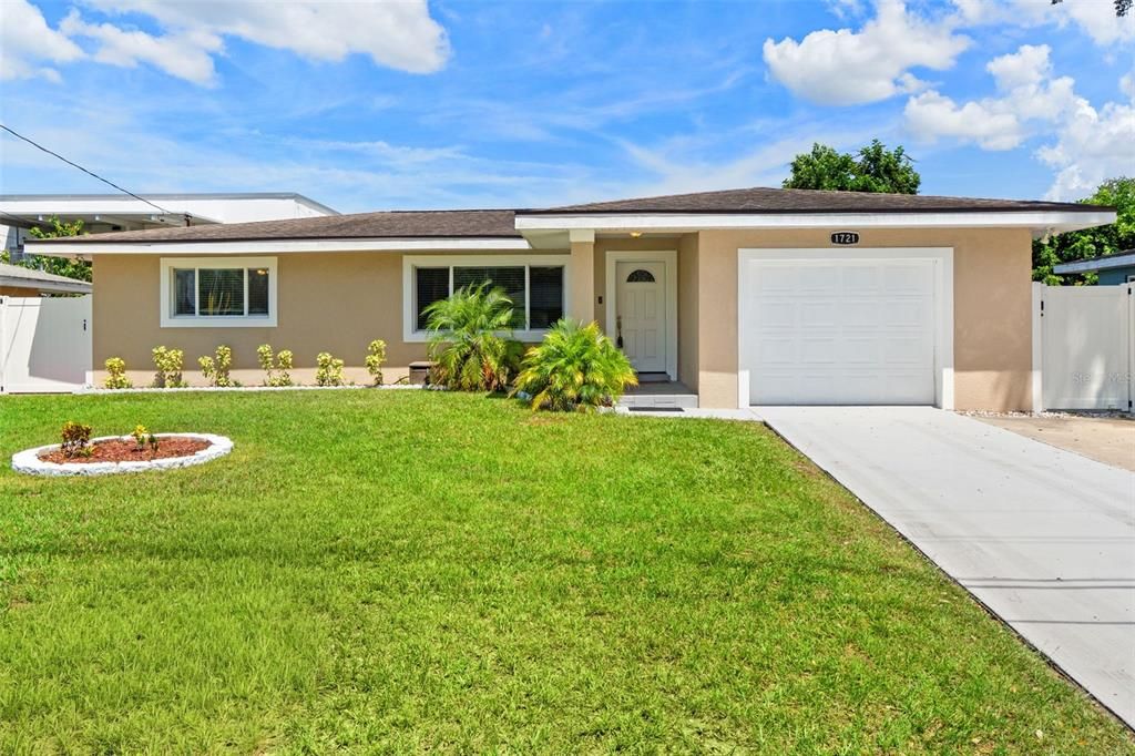 For Sale: $540,000 (5 beds, 3 baths, 1970 Square Feet)