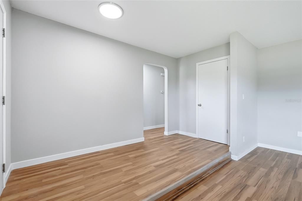 На продажу: $429,900 (4 спален, 2 ванн, 2370 Квадратных фут)