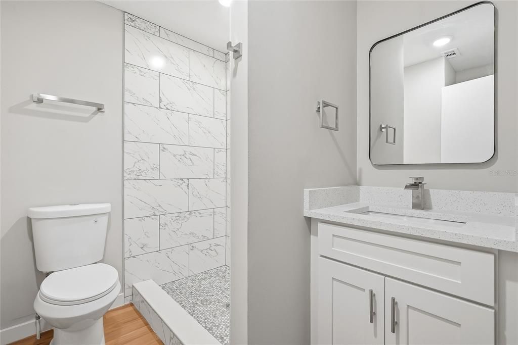 На продажу: $429,900 (4 спален, 2 ванн, 2370 Квадратных фут)