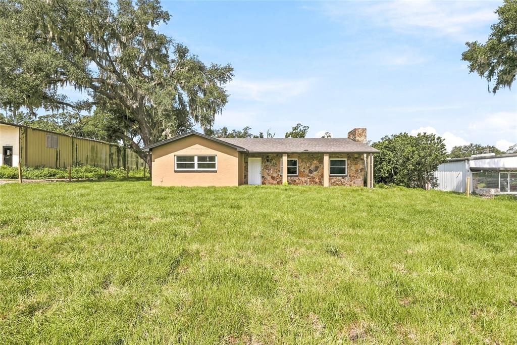 На продажу: $429,900 (4 спален, 2 ванн, 2370 Квадратных фут)
