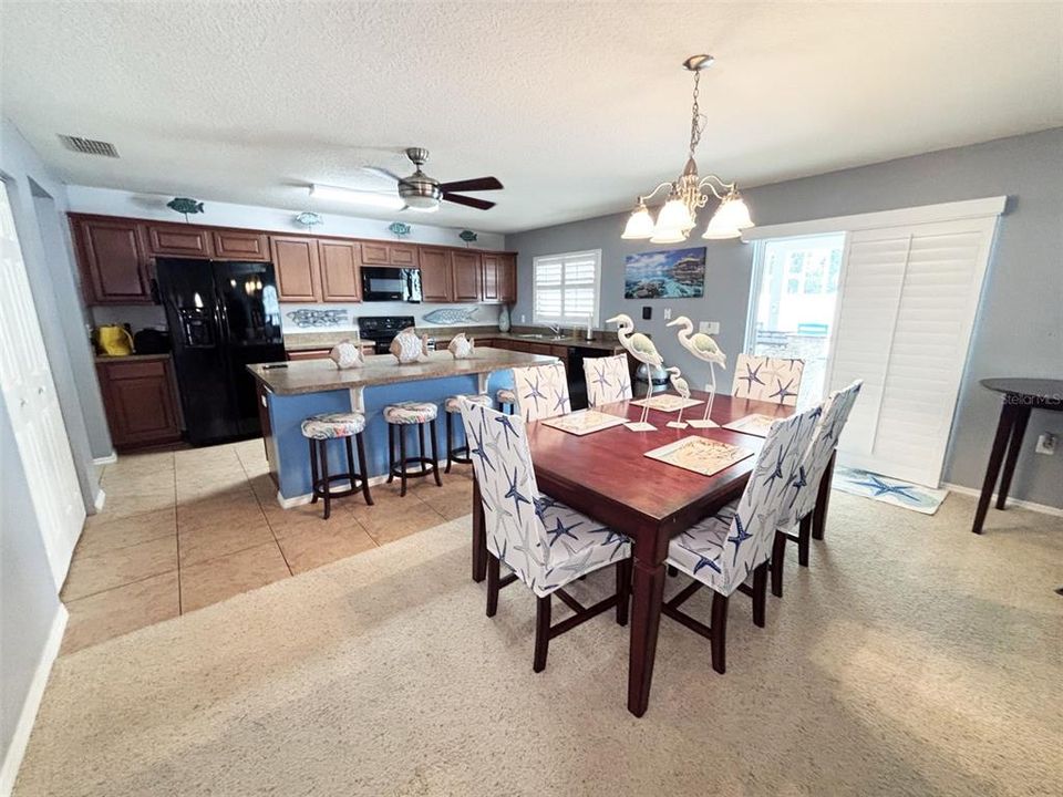 For Sale: $545,000 (3 beds, 2 baths, 2461 Square Feet)