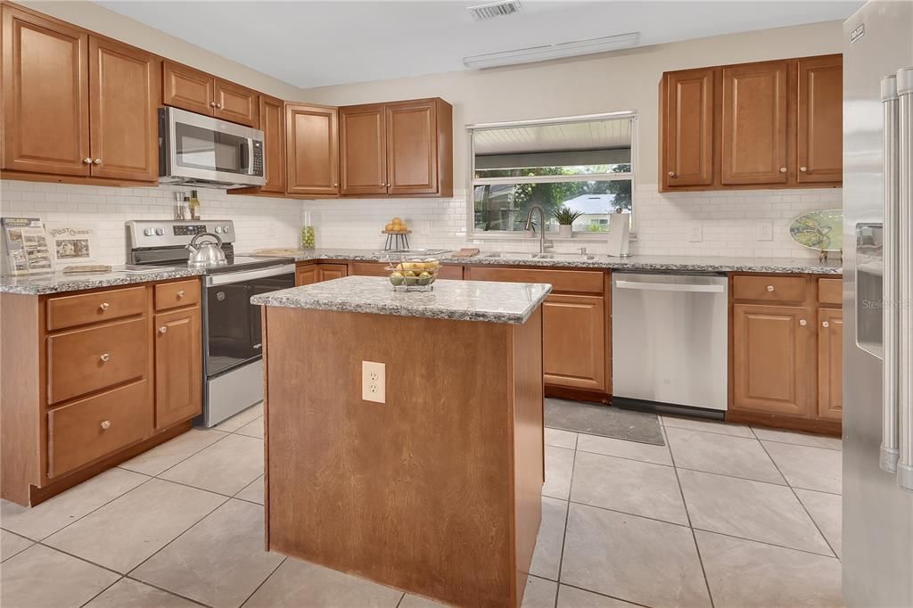 For Sale: $329,900 (3 beds, 2 baths, 1616 Square Feet)