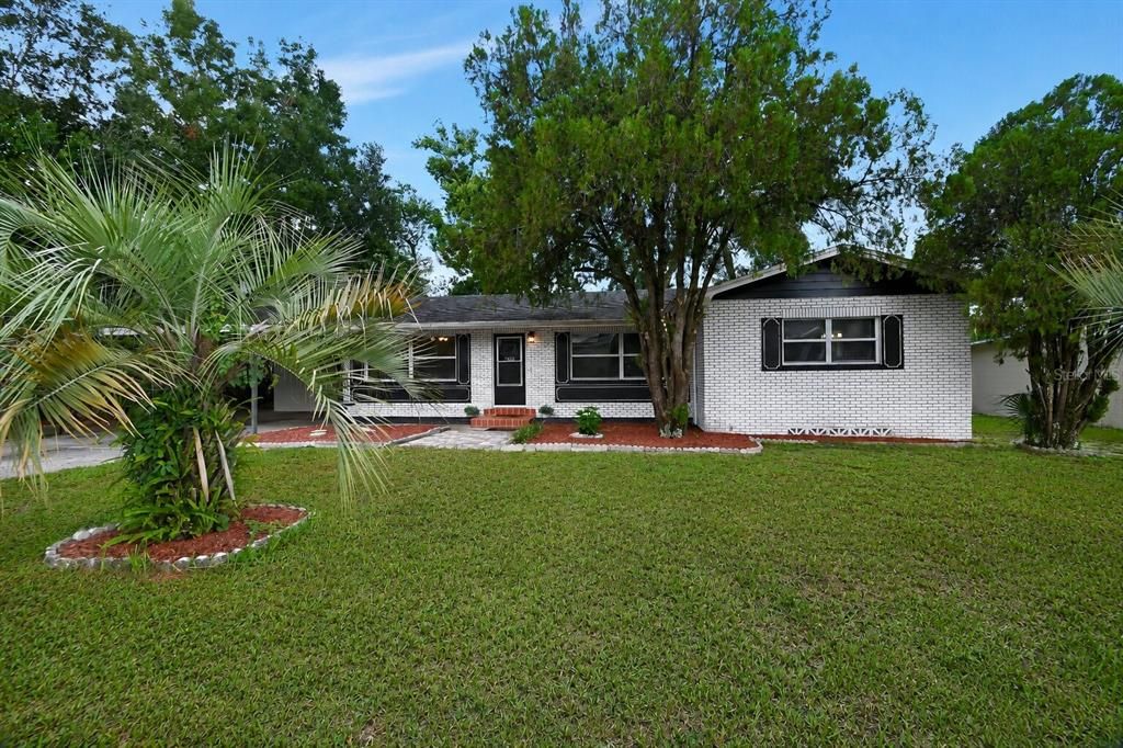For Sale: $329,900 (3 beds, 2 baths, 1616 Square Feet)