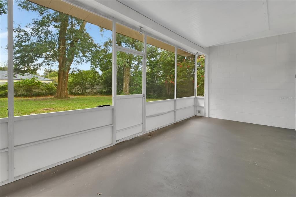 For Sale: $329,900 (3 beds, 2 baths, 1616 Square Feet)