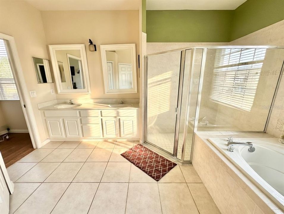 For Rent: $2,800 (5 beds, 4 baths, 2691 Square Feet)
