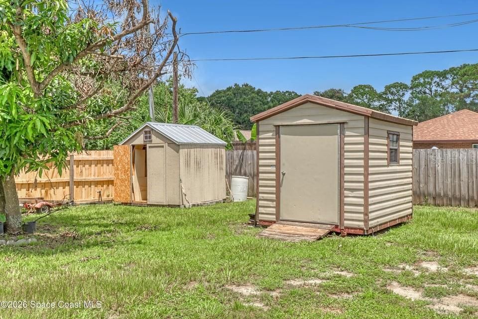 For Sale: $299,000 (3 beds, 2 baths, 1176 Square Feet)