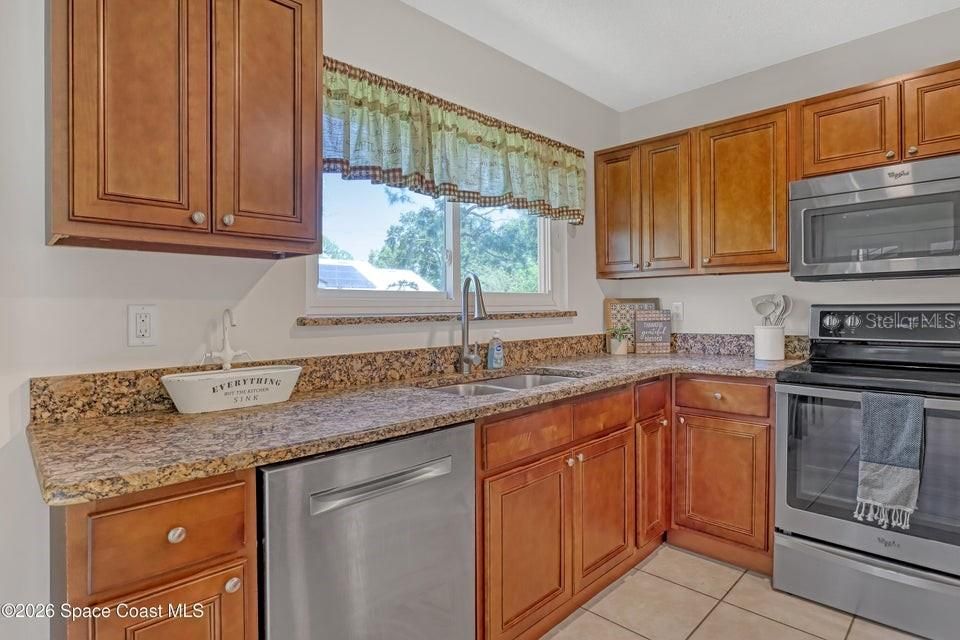 For Sale: $299,000 (3 beds, 2 baths, 1176 Square Feet)