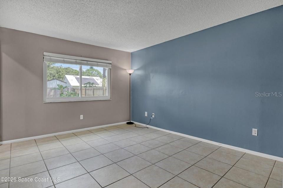 For Sale: $299,000 (3 beds, 2 baths, 1176 Square Feet)