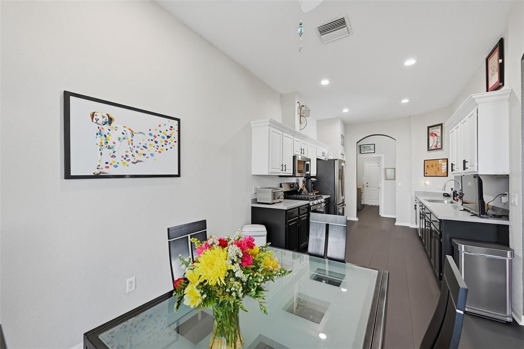 For Sale: $400,000 (2 beds, 2 baths, 1949 Square Feet)