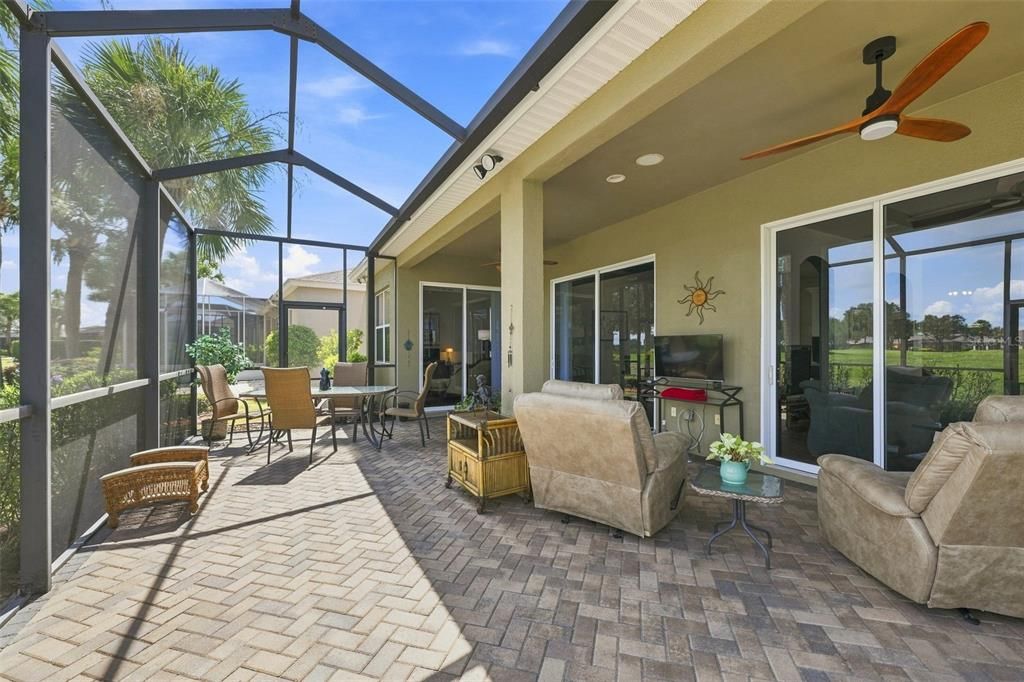 For Sale: $400,000 (2 beds, 2 baths, 1949 Square Feet)