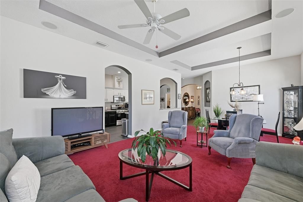 For Sale: $400,000 (2 beds, 2 baths, 1949 Square Feet)