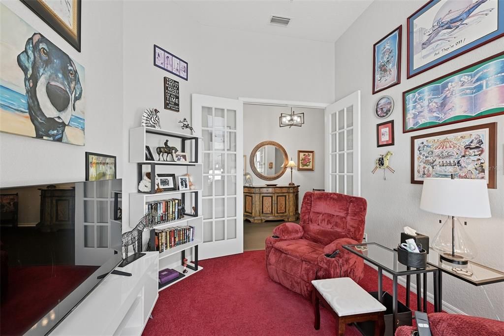 For Sale: $400,000 (2 beds, 2 baths, 1949 Square Feet)