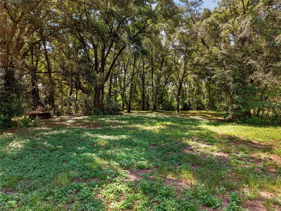 На продажу: $2,450,000 (37.00 acres)