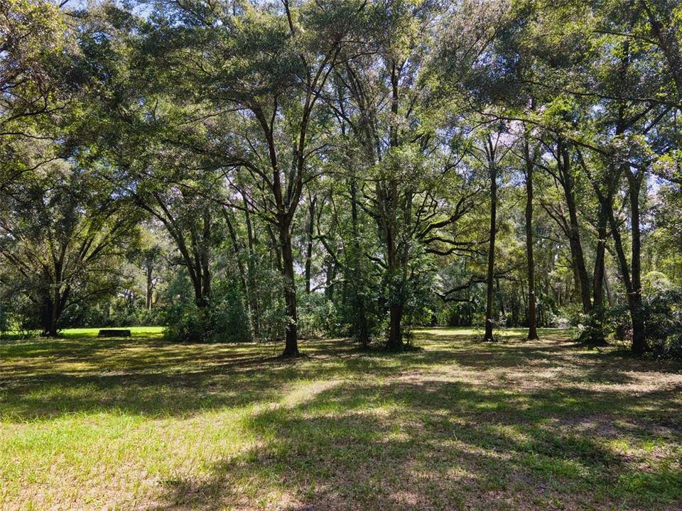 На продажу: $2,450,000 (37.00 acres)