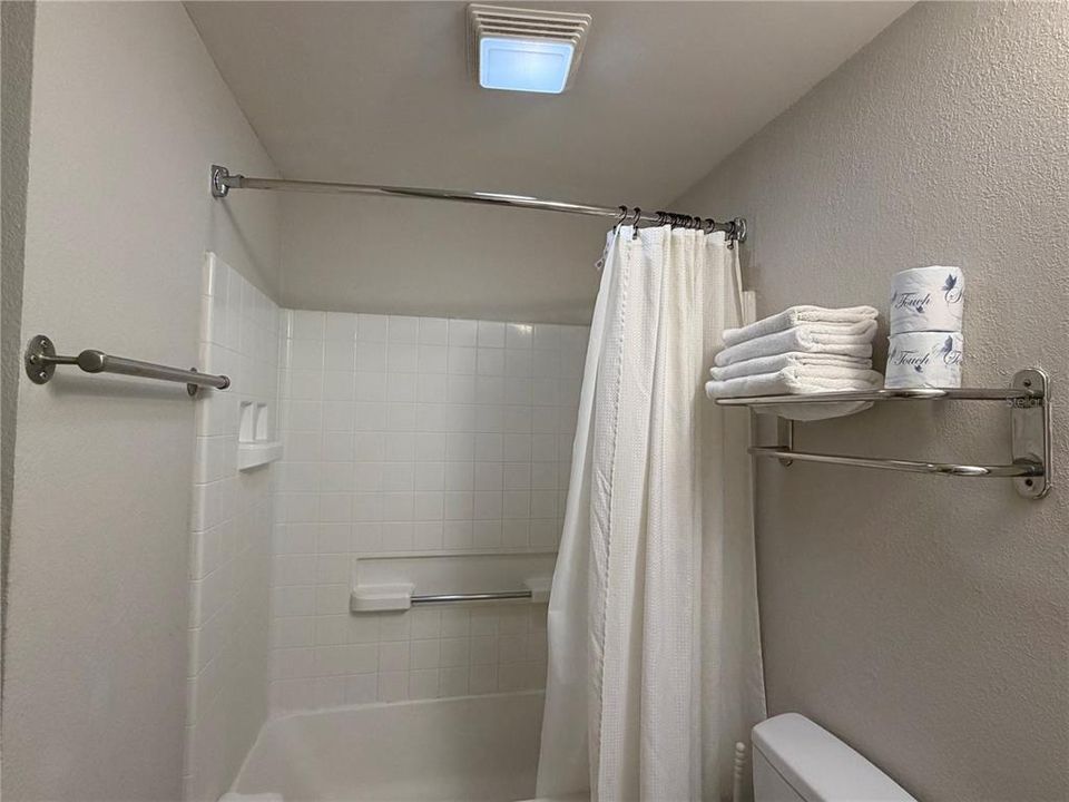 For Sale: $196,000 (2 beds, 2 baths, 795 Square Feet)