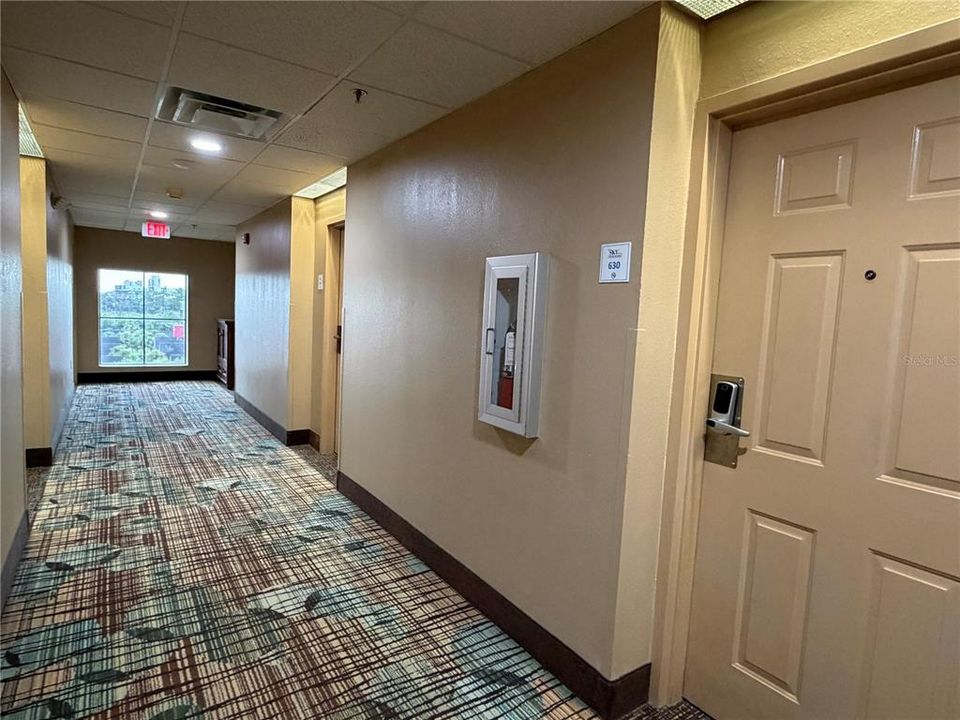 For Sale: $196,000 (2 beds, 2 baths, 795 Square Feet)