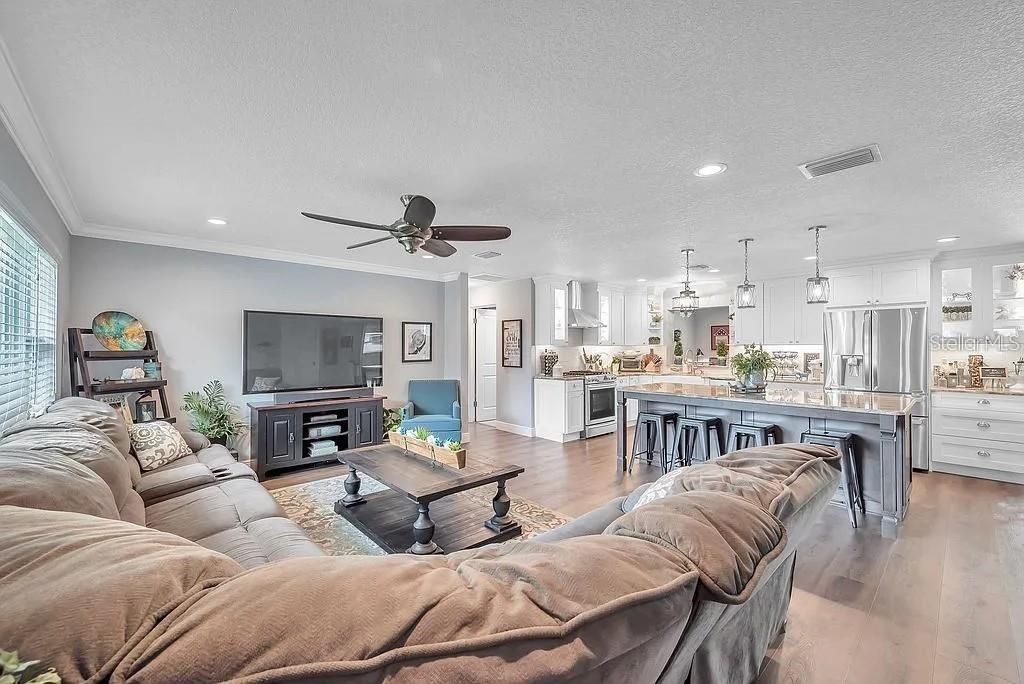 For Rent: $4,500 (3 beds, 2 baths, 1863 Square Feet)