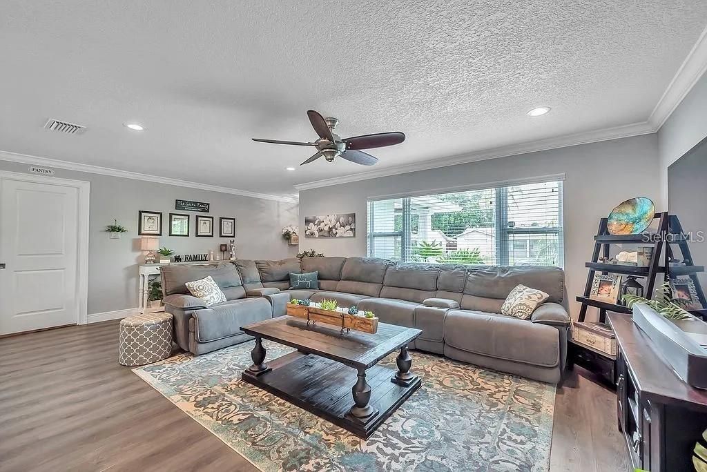 For Rent: $4,500 (3 beds, 2 baths, 1863 Square Feet)