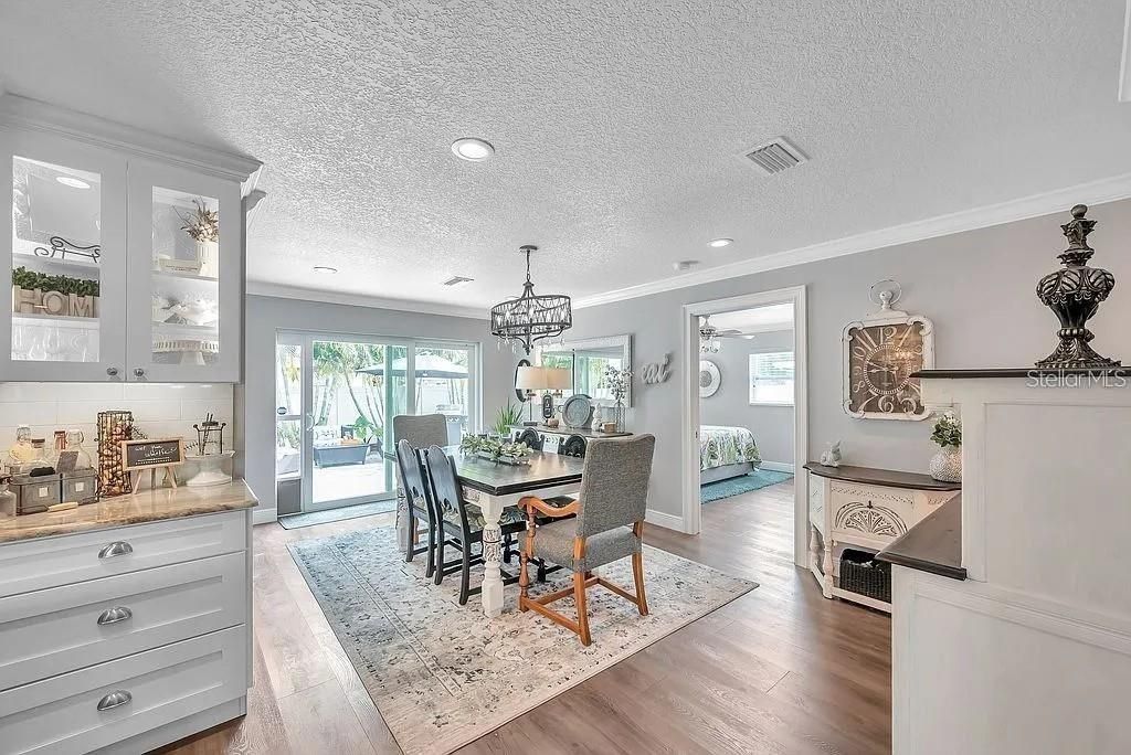 For Rent: $4,500 (3 beds, 2 baths, 1863 Square Feet)