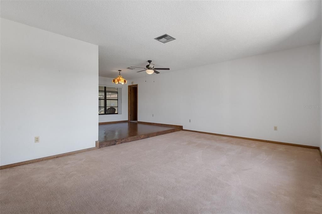 For Sale: $295,000 (2 beds, 2 baths, 1720 Square Feet)