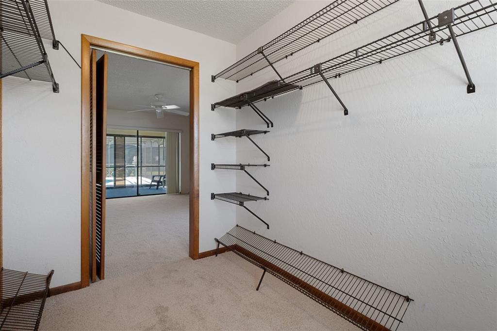 For Sale: $295,000 (2 beds, 2 baths, 1720 Square Feet)