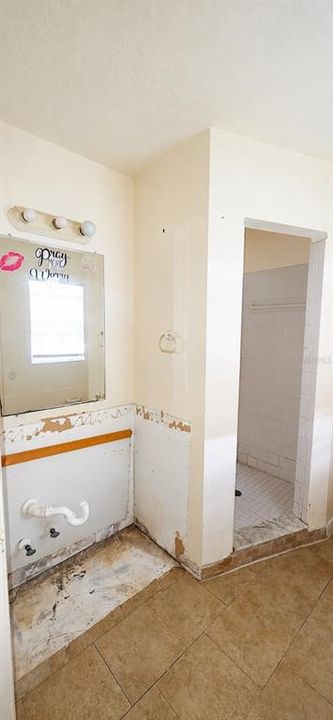 Active With Contract: $150,000 (3 beds, 2 baths, 1200 Square Feet)