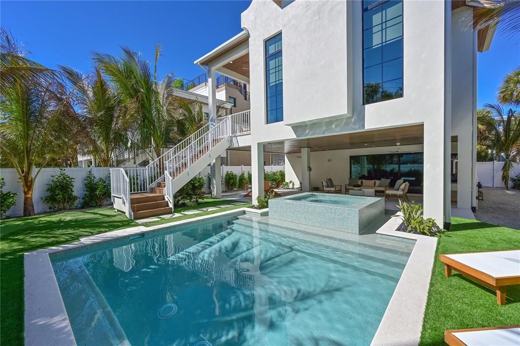 For Sale: $5,125,000 (4 beds, 4 baths, 2220 Square Feet)