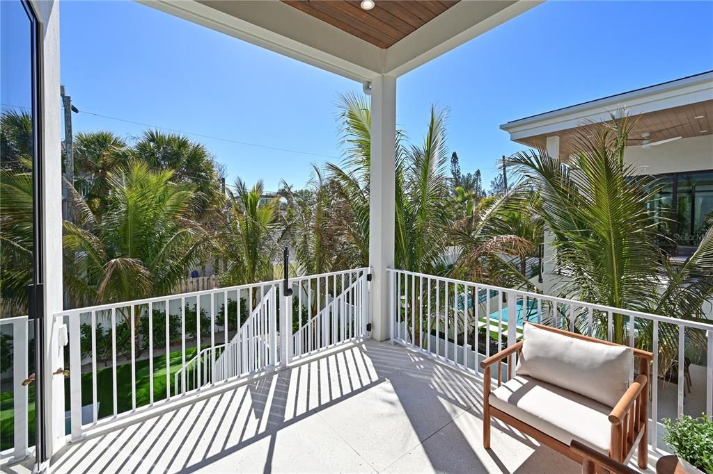 For Sale: $5,125,000 (4 beds, 4 baths, 2220 Square Feet)